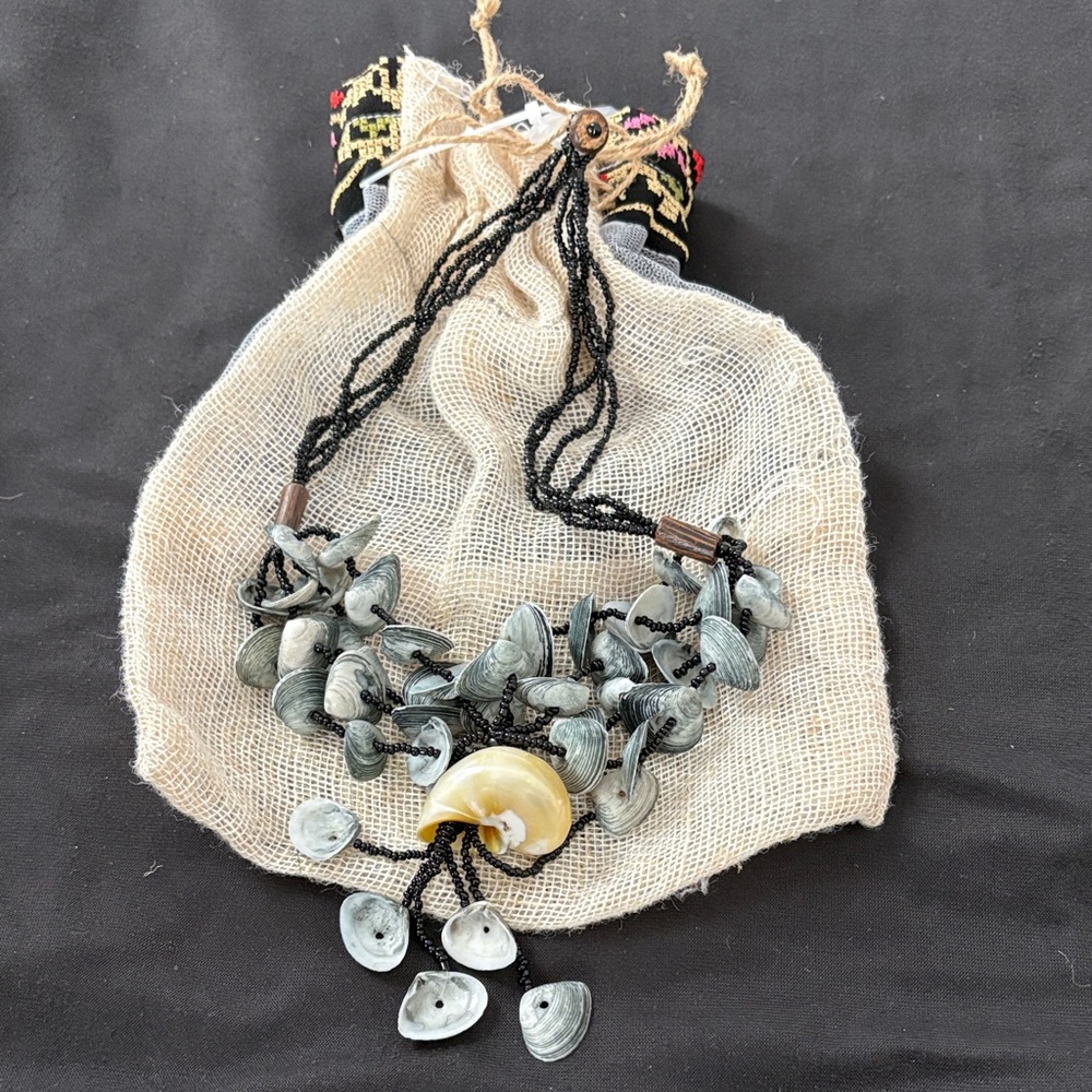 Elegant Black and Gray Shell Necklace